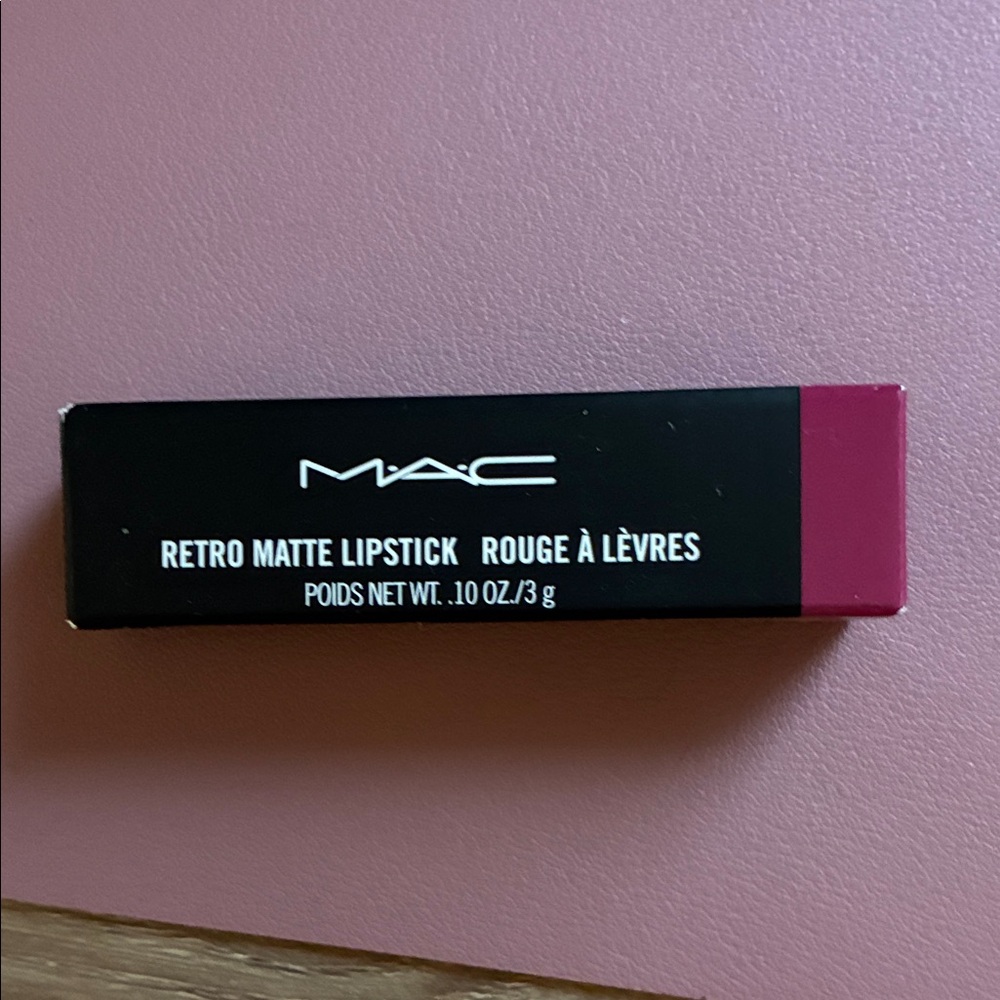 MAC Cosmetics Retro Matte Lipstick - Vibrant Berry